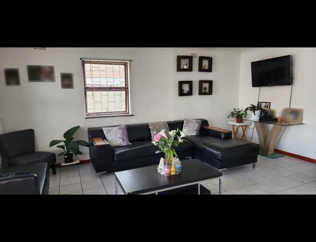 3 BEDROOM HOUSE FOR SALE IN WELTEVREDEN VALLEY
